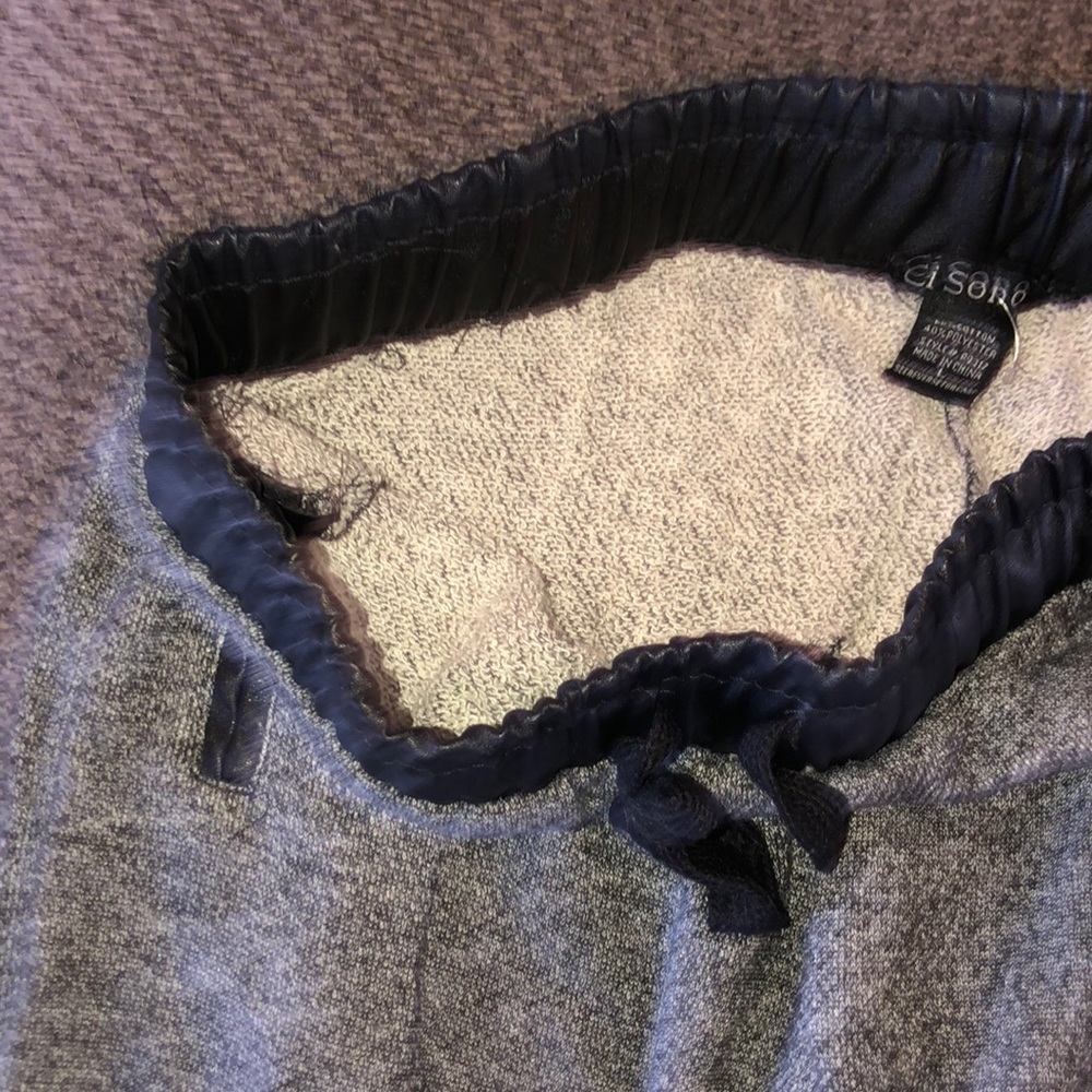 Joggers - Picture 3 of 3